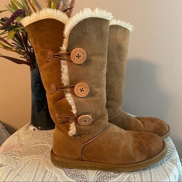 UGG Boots Women’s Size 9 Chestnut Brown Bailey Button Triplet Mid Calf boot - Picture 1 of 16
